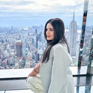 Meet your Posher, Laura